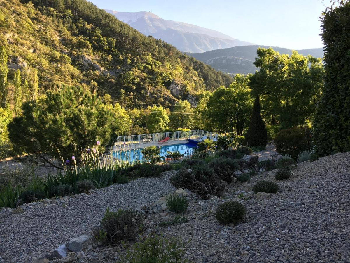 Les Chambres D'Hotes Du Mas Face Au Ventoux Plaisians Buitenkant foto